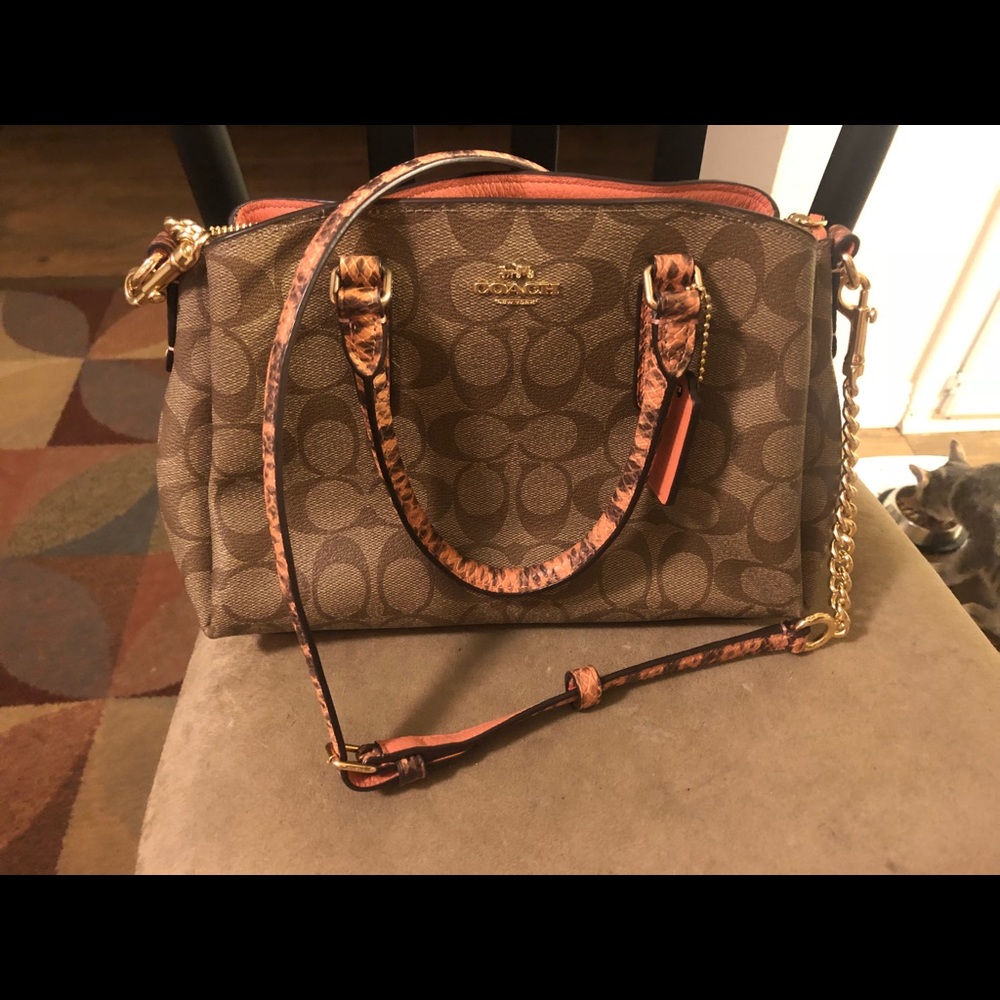 Mini Coach Signature purse. - Picture 2 of 6